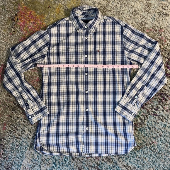 **BOGO DEAL**Tommy Hilfiger Collared Button Down - Picture 6 of 8